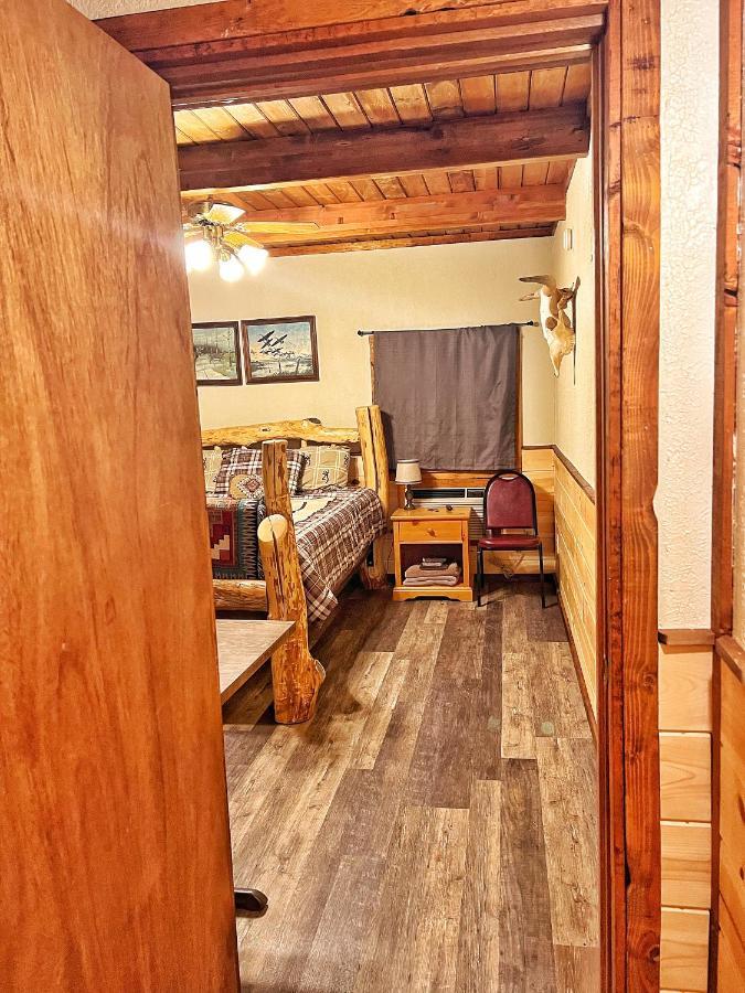 The Lodge At Devils Tower Экстерьер фото