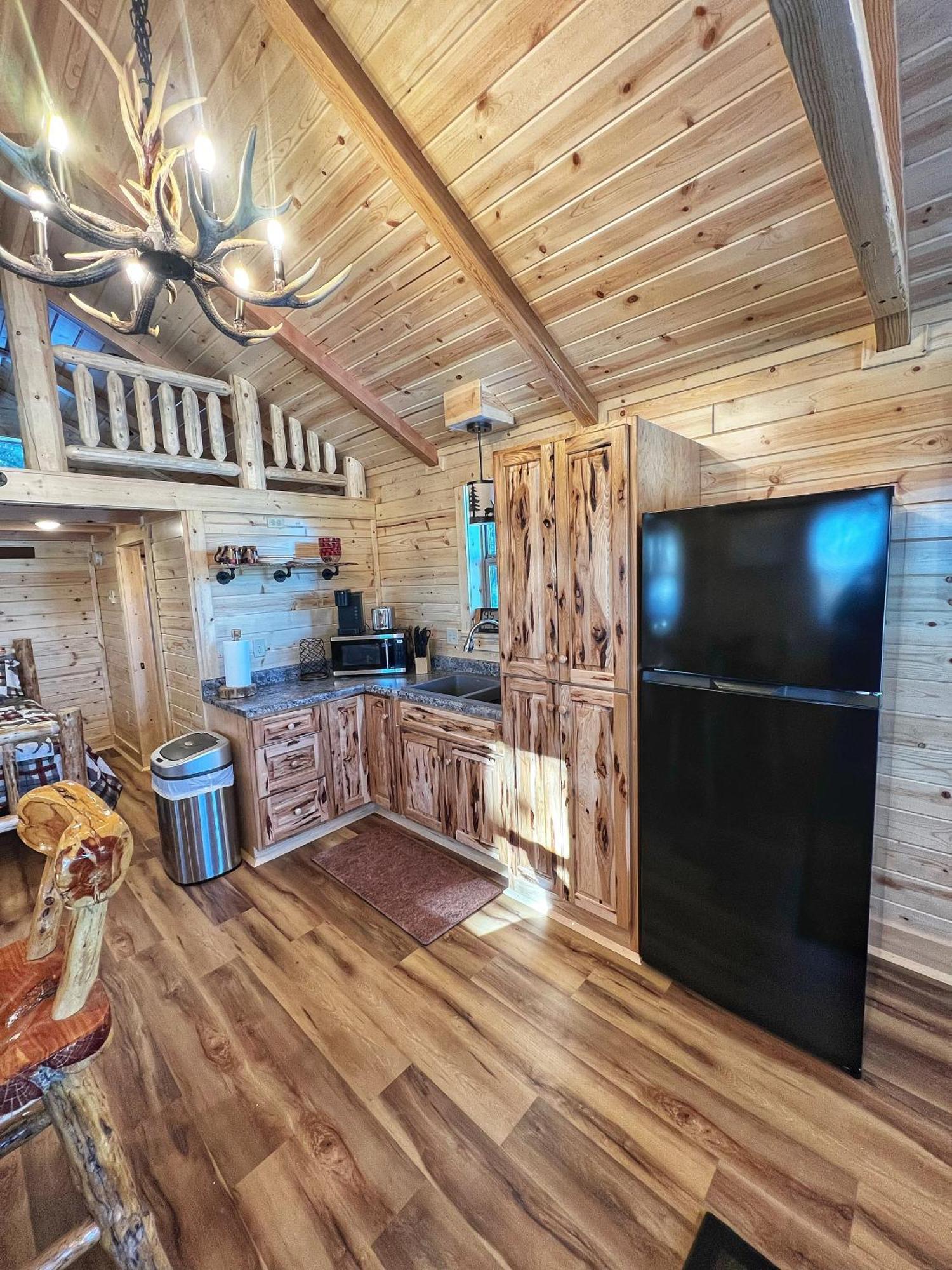 The Lodge At Devils Tower Экстерьер фото