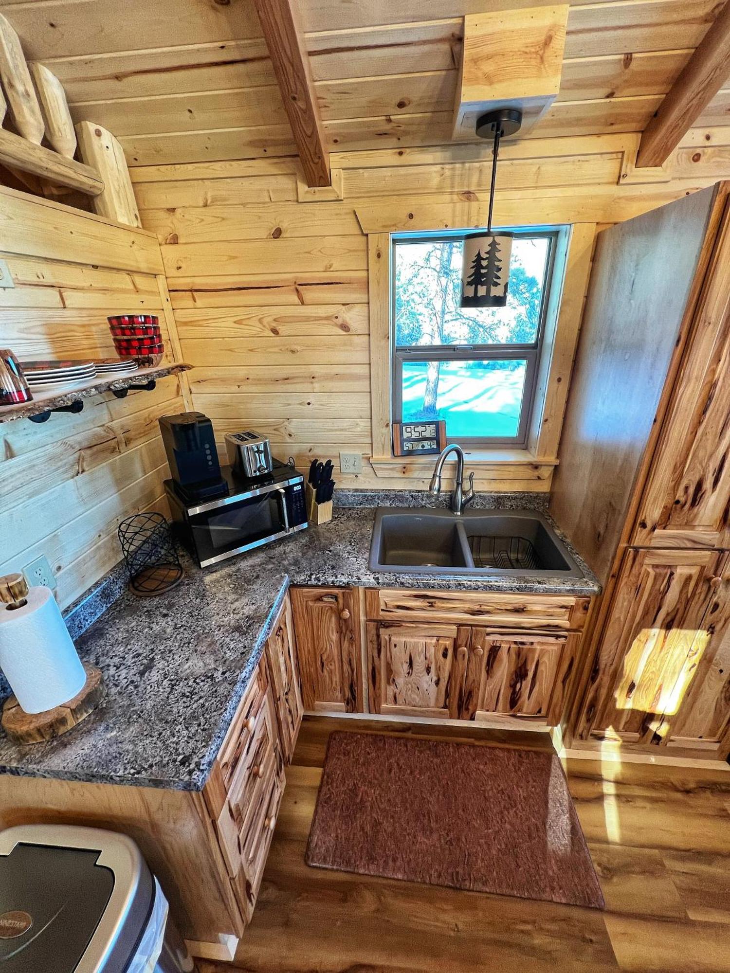 The Lodge At Devils Tower Экстерьер фото