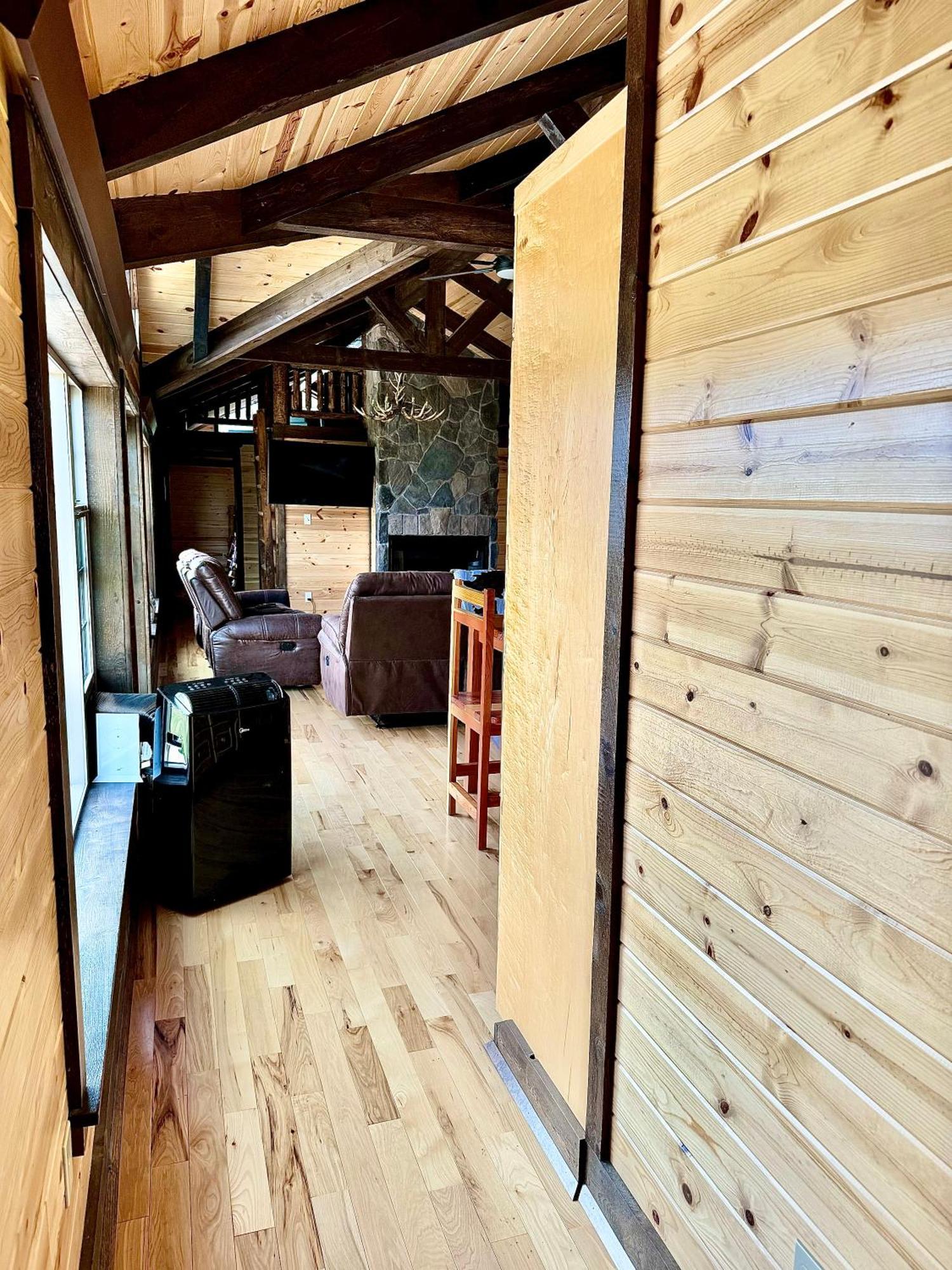 The Lodge At Devils Tower Экстерьер фото