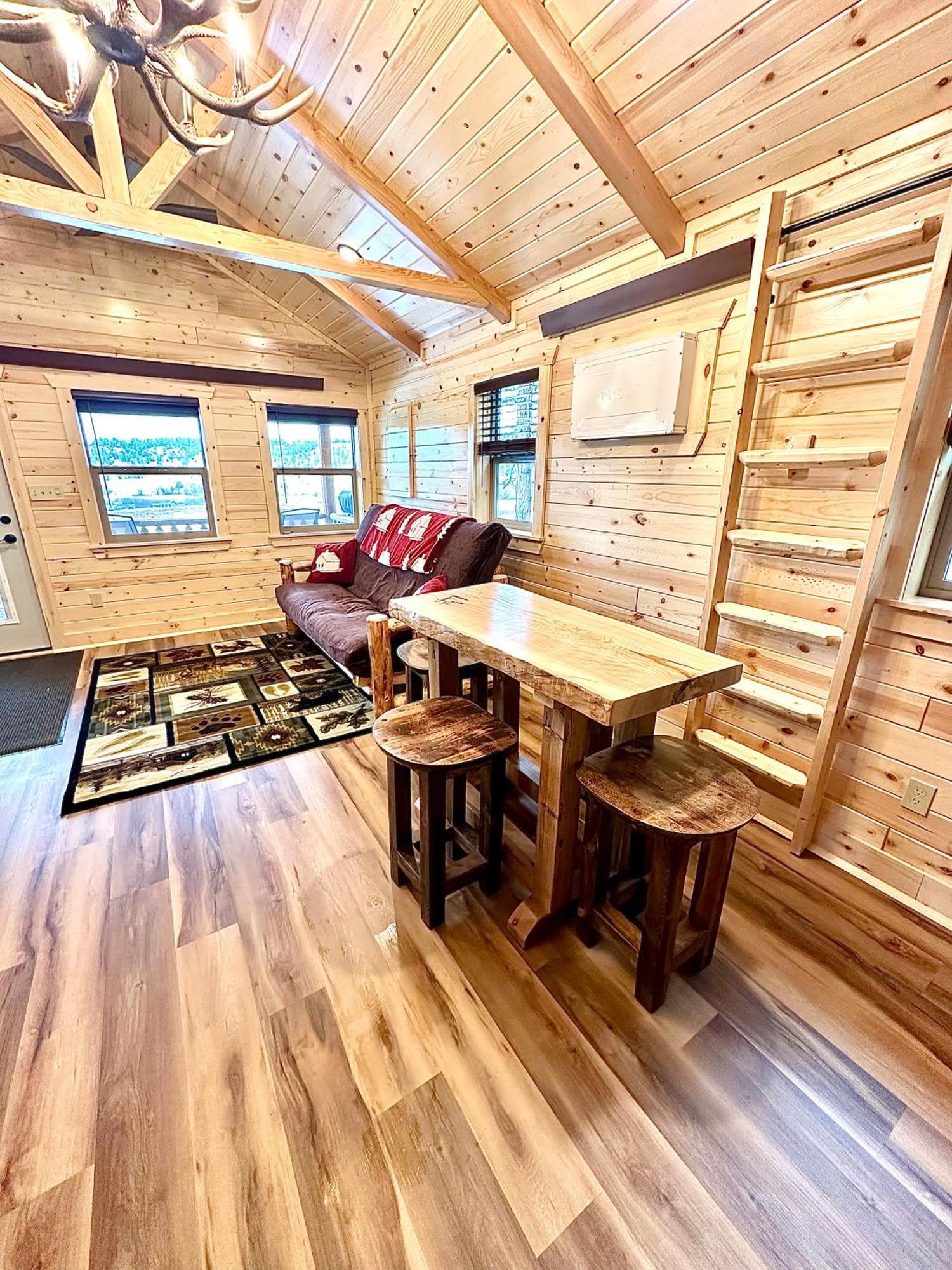 The Lodge At Devils Tower Экстерьер фото